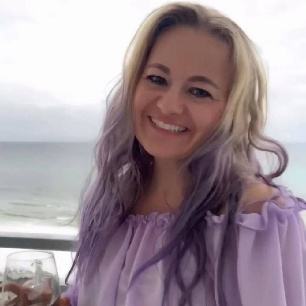 Meet your Posher, Lori